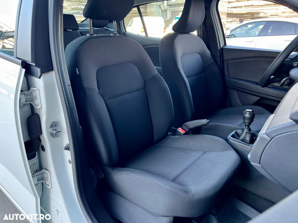 Dacia Logan TCe 90 Essential - 12