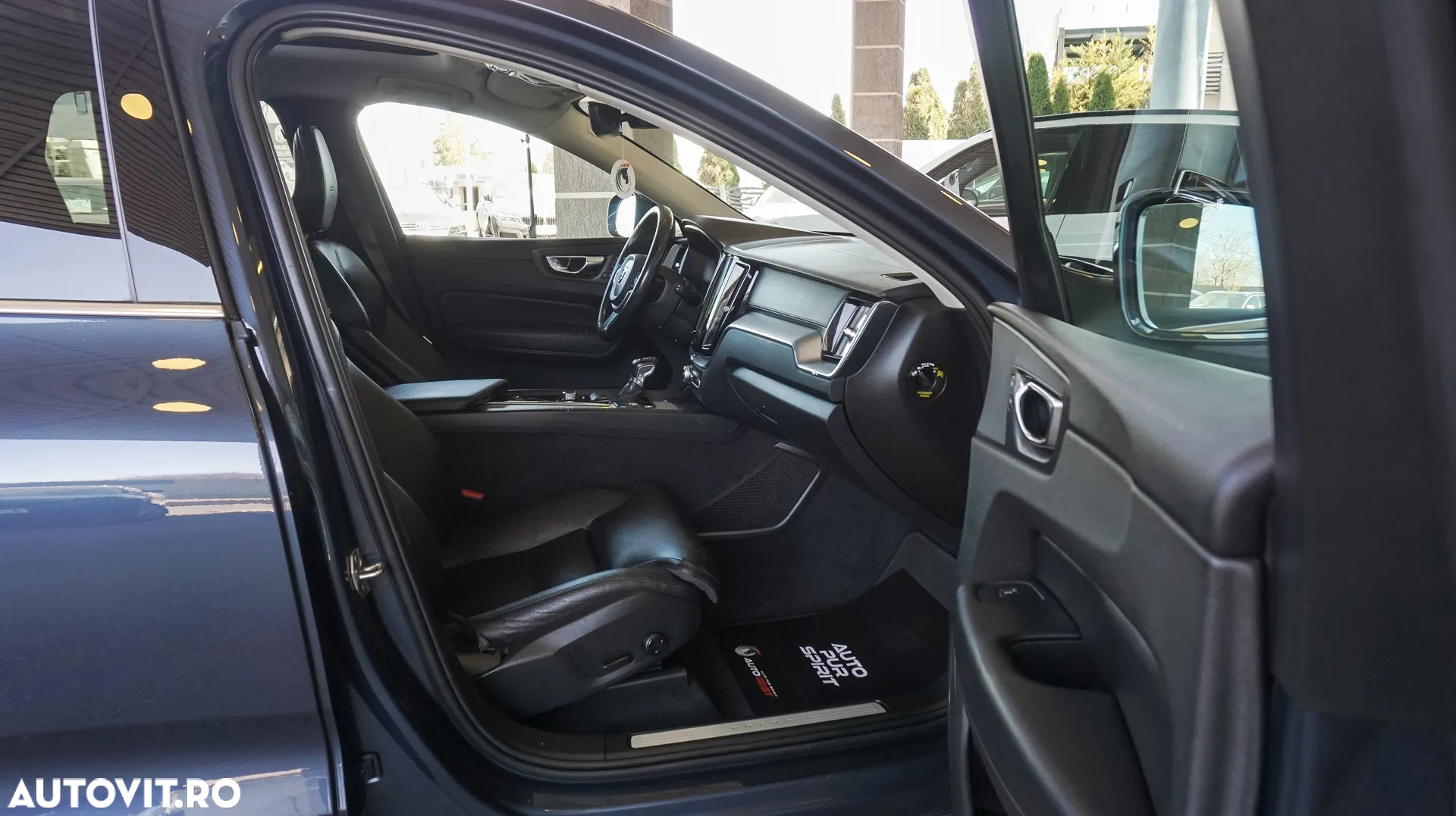 Volvo XC 60 D5 AWD Geartronic Inscription - 24