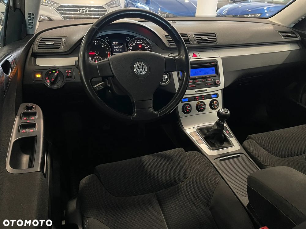 Volkswagen Passat Variant 2.0 TDI DPF BlueMot Comfortline - 11