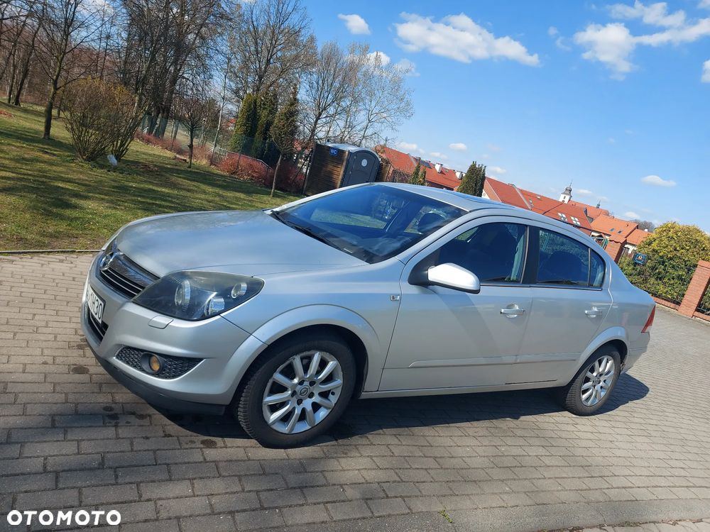 Opel Astra 1.3 CDTI Cosmo - 2