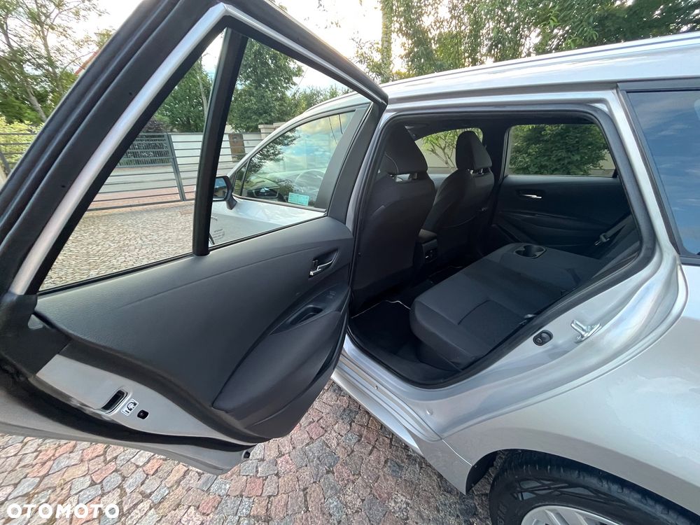 Toyota Corolla 1.8 Hybrid Comfort - 39
