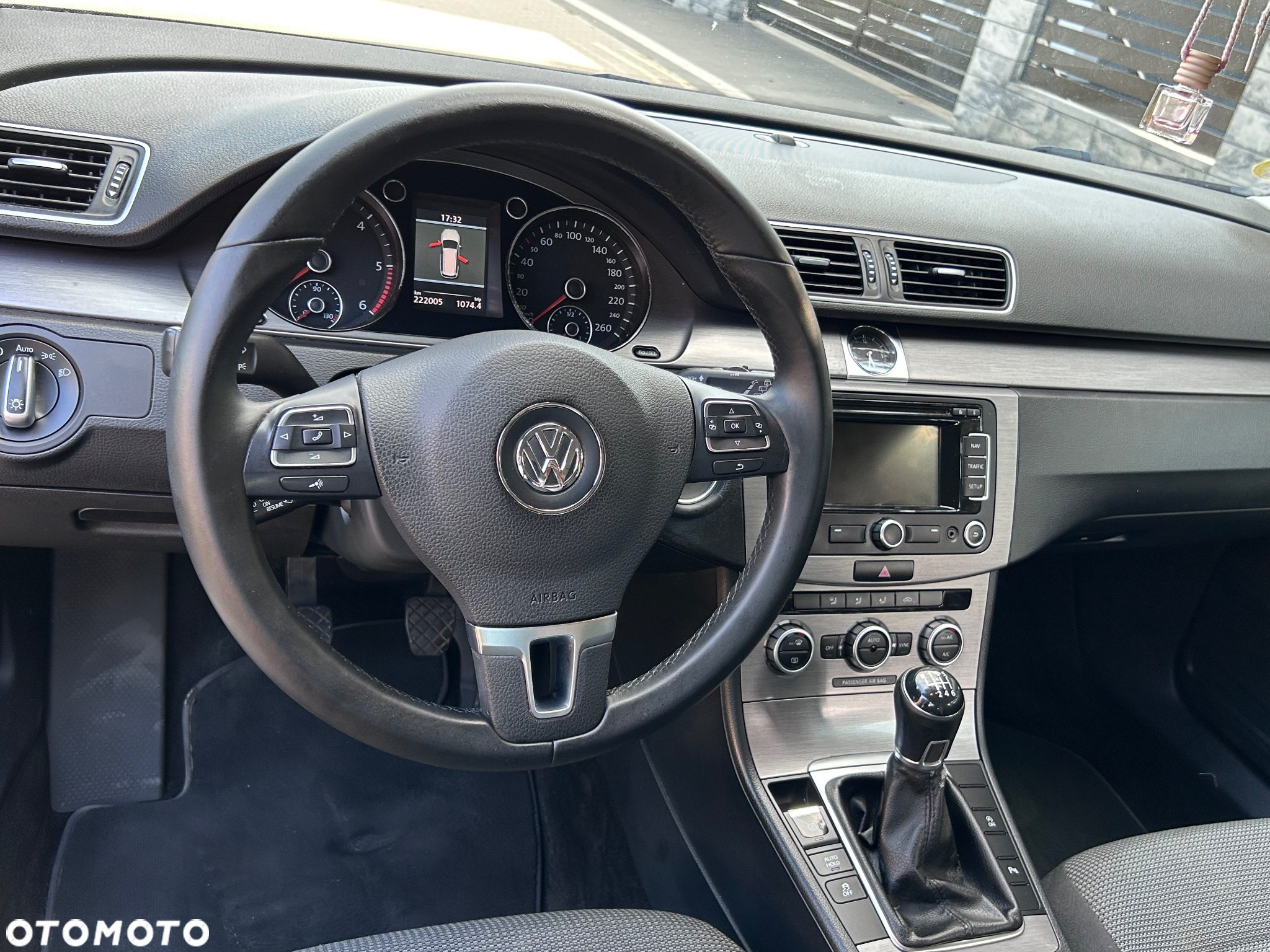 Volkswagen Passat Variant 2.0 TDI BlueMotion Technology Business Edition - 20