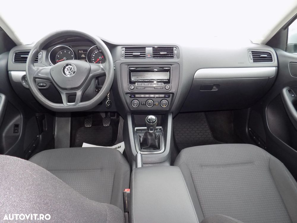 Volkswagen Jetta - 9