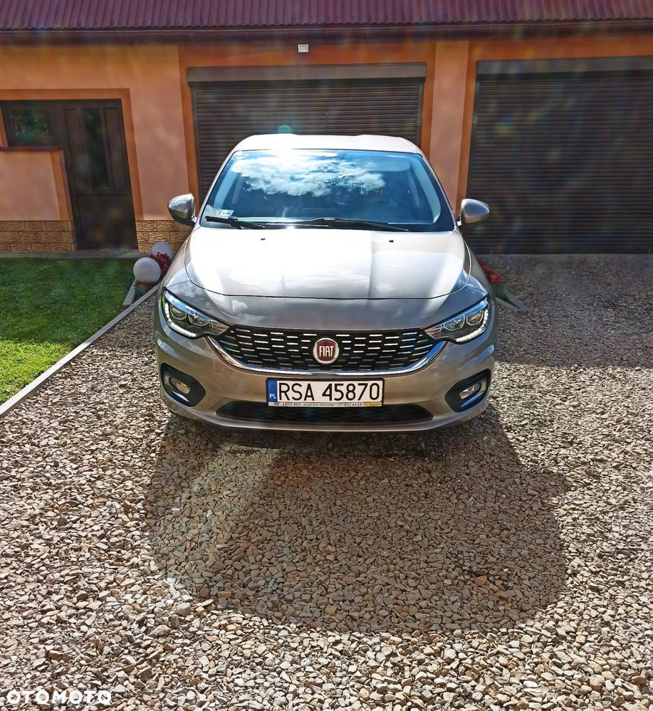 Fiat Tipo 1.4 16V Lounge EU6d - 1