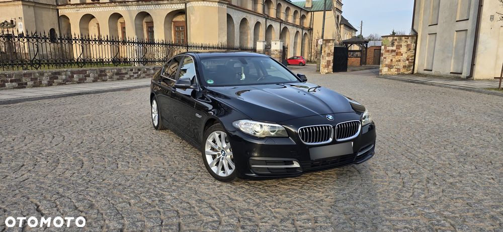 BMW Seria 5 525d - 23