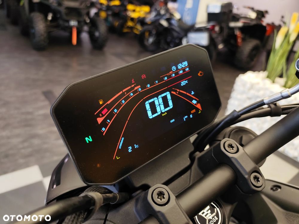 VOGE R125S - 18