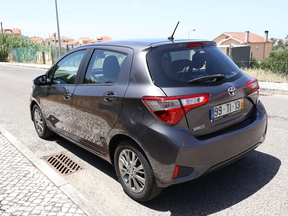 Toyota Yaris 1.0 VVT-i Comfort+P.Style - 2