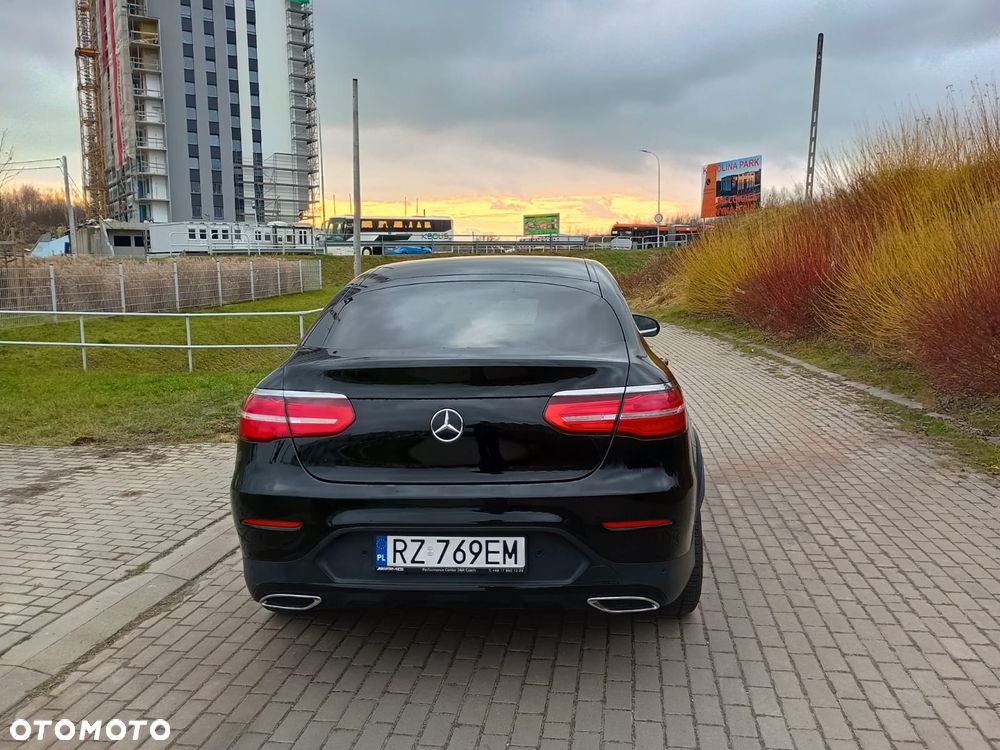 Mercedes-Benz GLC 220 d 4Matic 9G-TRONIC AMG Line - 11
