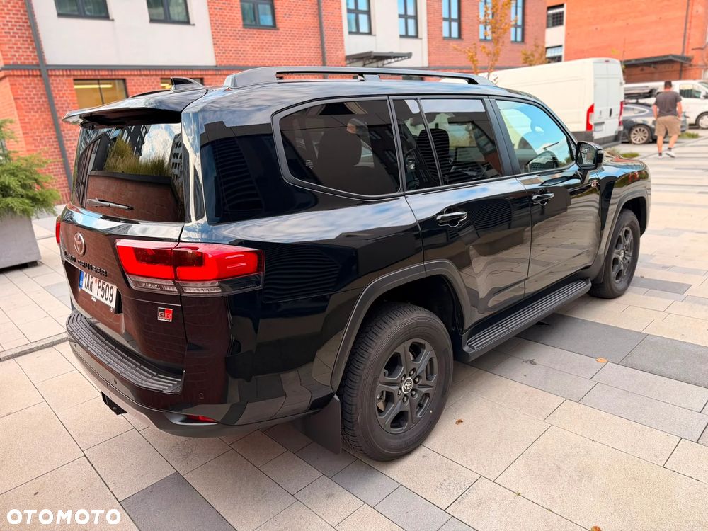 Toyota Land Cruiser - 7