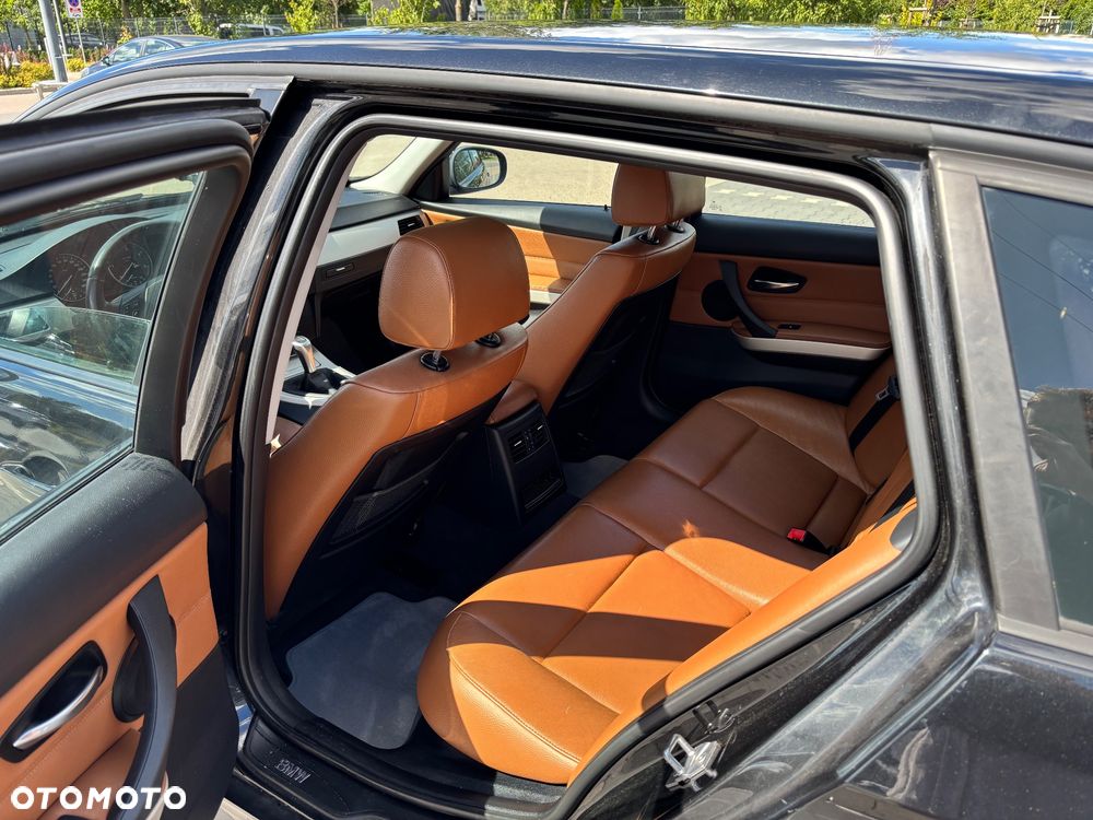 BMW Seria 3 320d Efficient Dynamics - 12