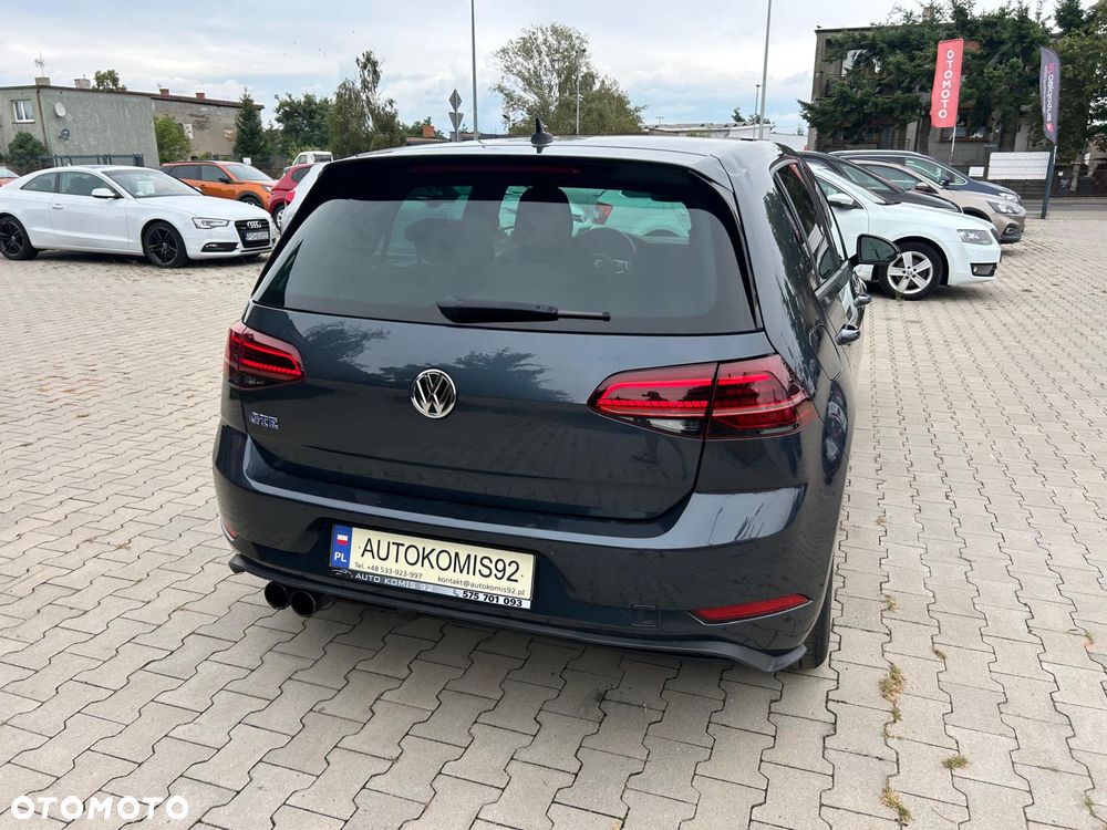 Volkswagen Golf - 8