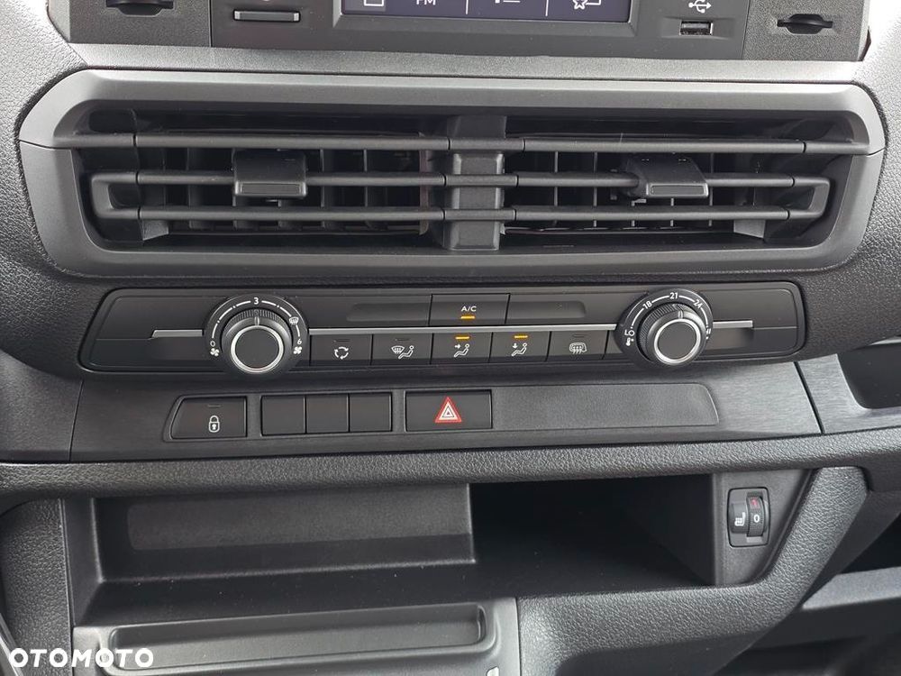 Opel Vivaro 2.2 CDTI XL 3,1t (brygadówka) - 18