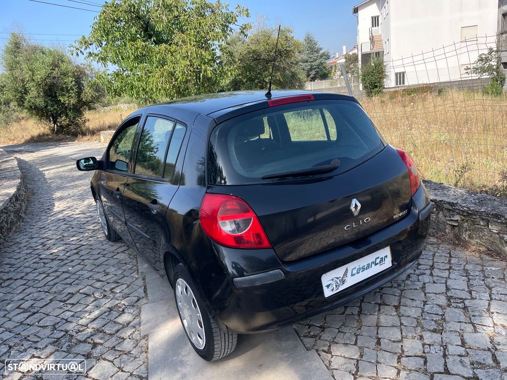 Renault Clio 1.2 16V Confort - 8