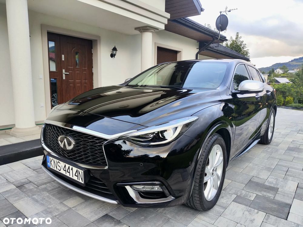 Infiniti Q30 1.5d Premium City Black - 6