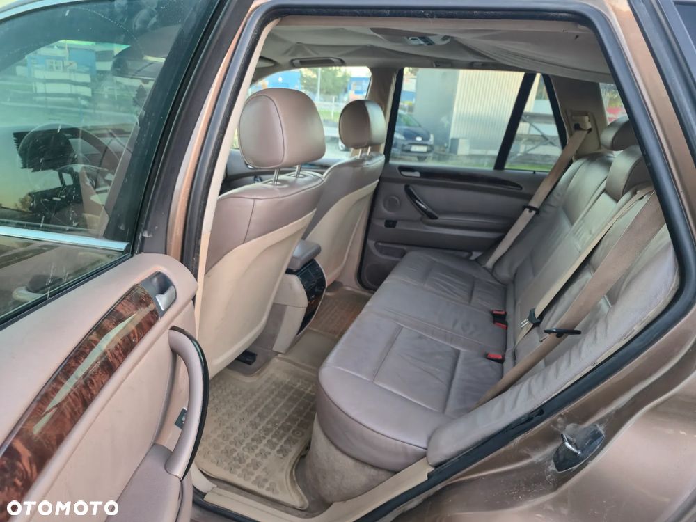 BMW X5 4.4i - 8