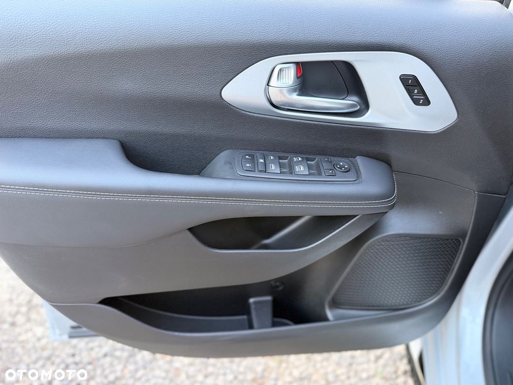 Chrysler Pacifica - 19