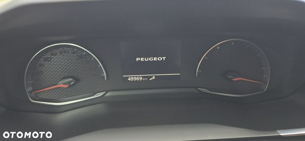 Peugeot 208 - 30