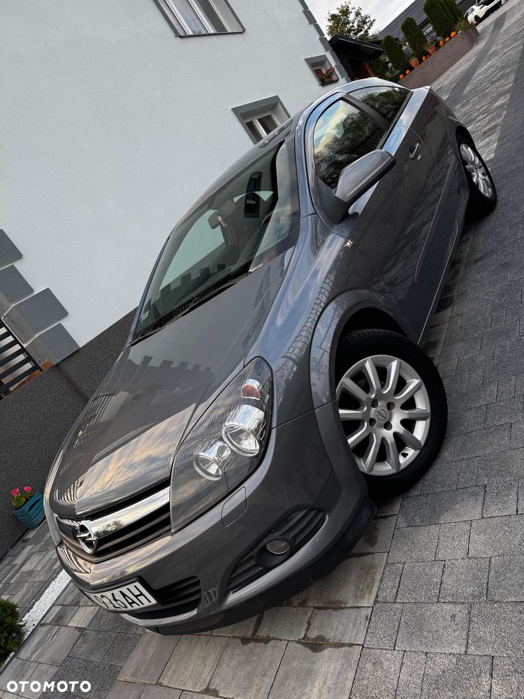 Opel Astra GTC 1.6 Cosmo - 11