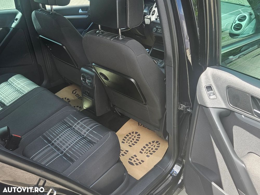 Volkswagen Tiguan 2.0 TDI DPF 4Motion BlueMotion Technology Lounge Sport & Style - 8