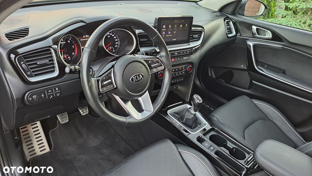 Kia Ceed 1.6 CRDi Platinum Edition - 17
