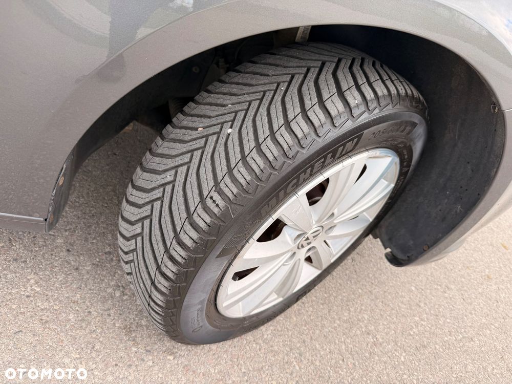 Volkswagen Touran 2.0 TDI DPF DSG Trendline - 11