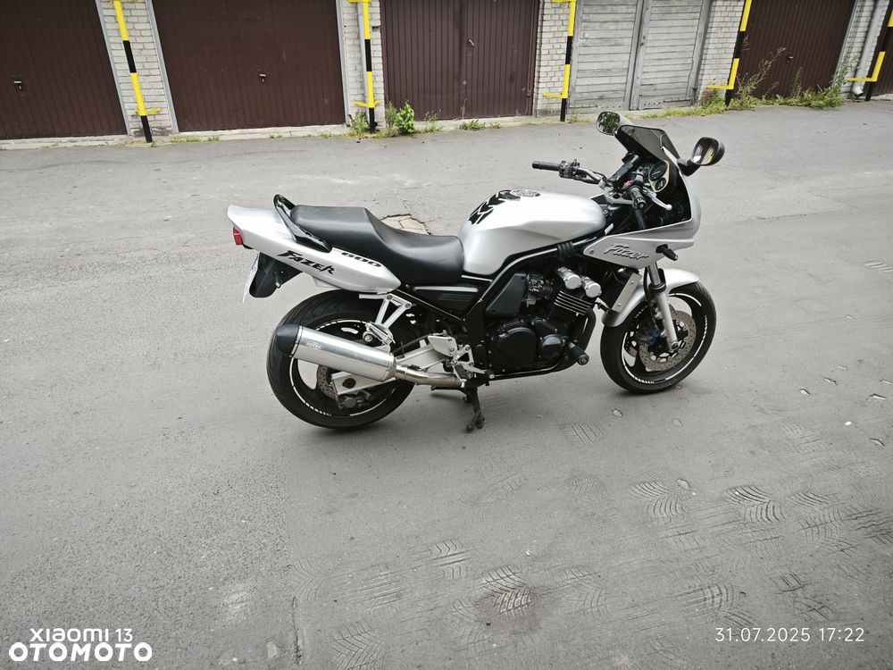 Yamaha FZS - 6