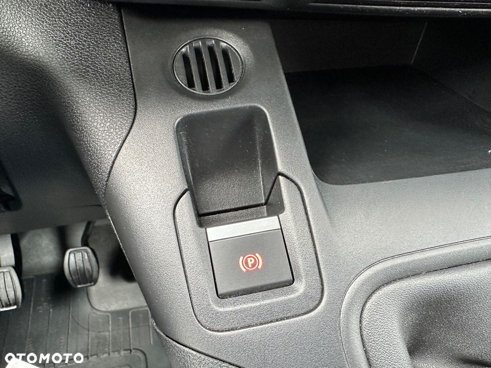 Toyota Proace City 1.5 D-4D 130KM 2,4t Active Long 130KM - 28