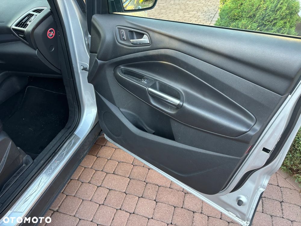 Ford Kuga 2.0 TDCi 4x4 Titanium - 21