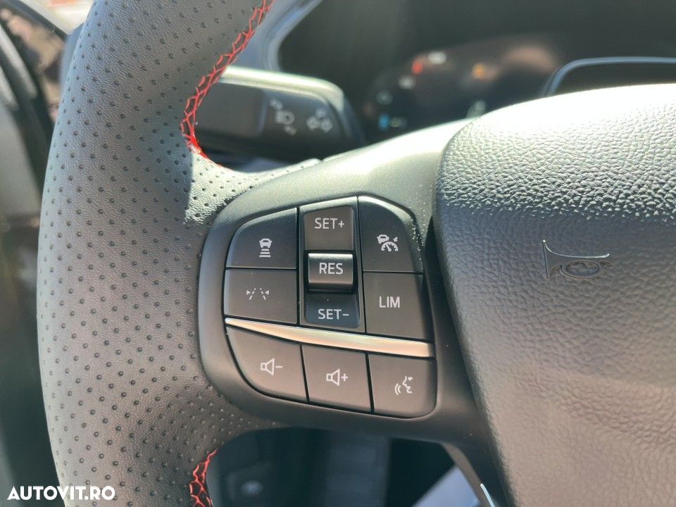 Ford Kuga - 26