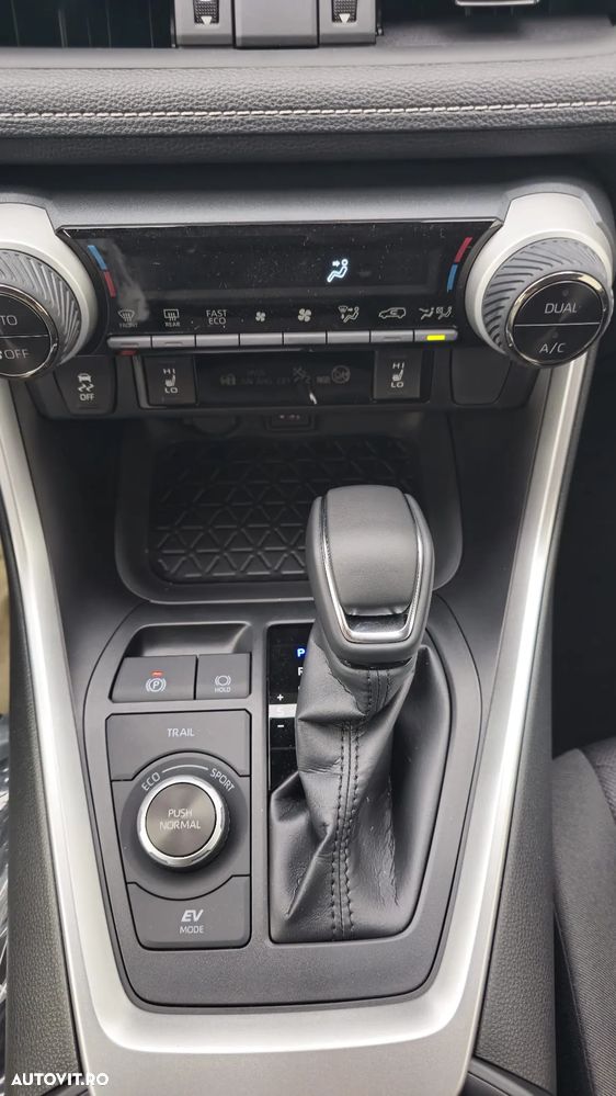 Toyota RAV4 - 13