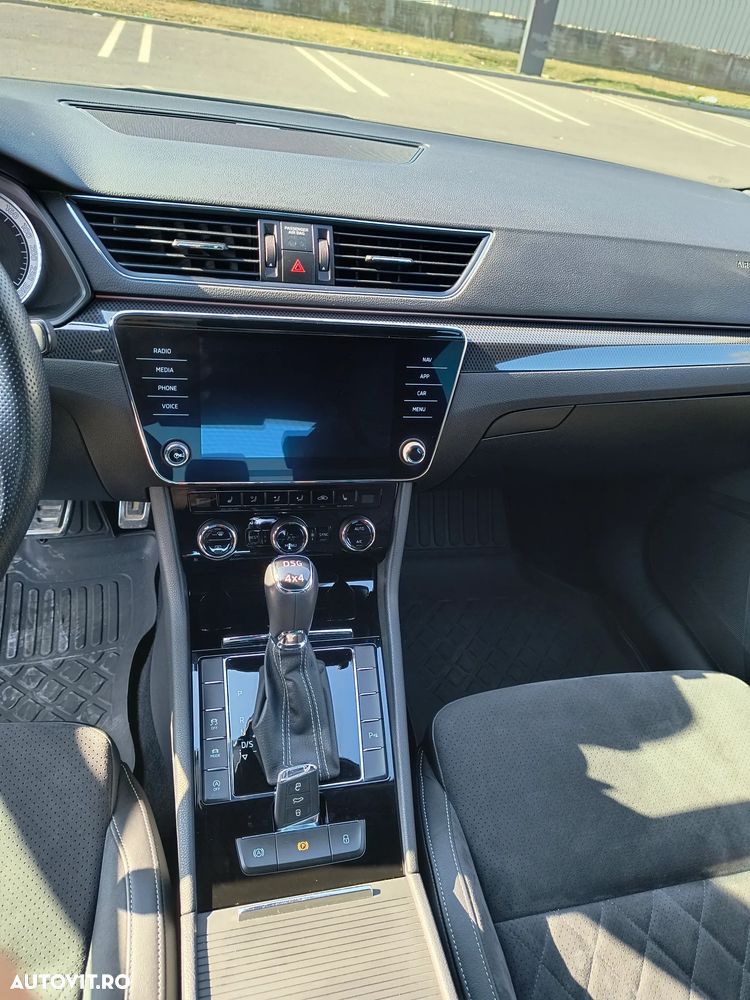 Skoda Superb 2.0 TDI DSG Laurin & Klement - 17