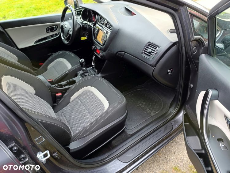 Kia Ceed - 9