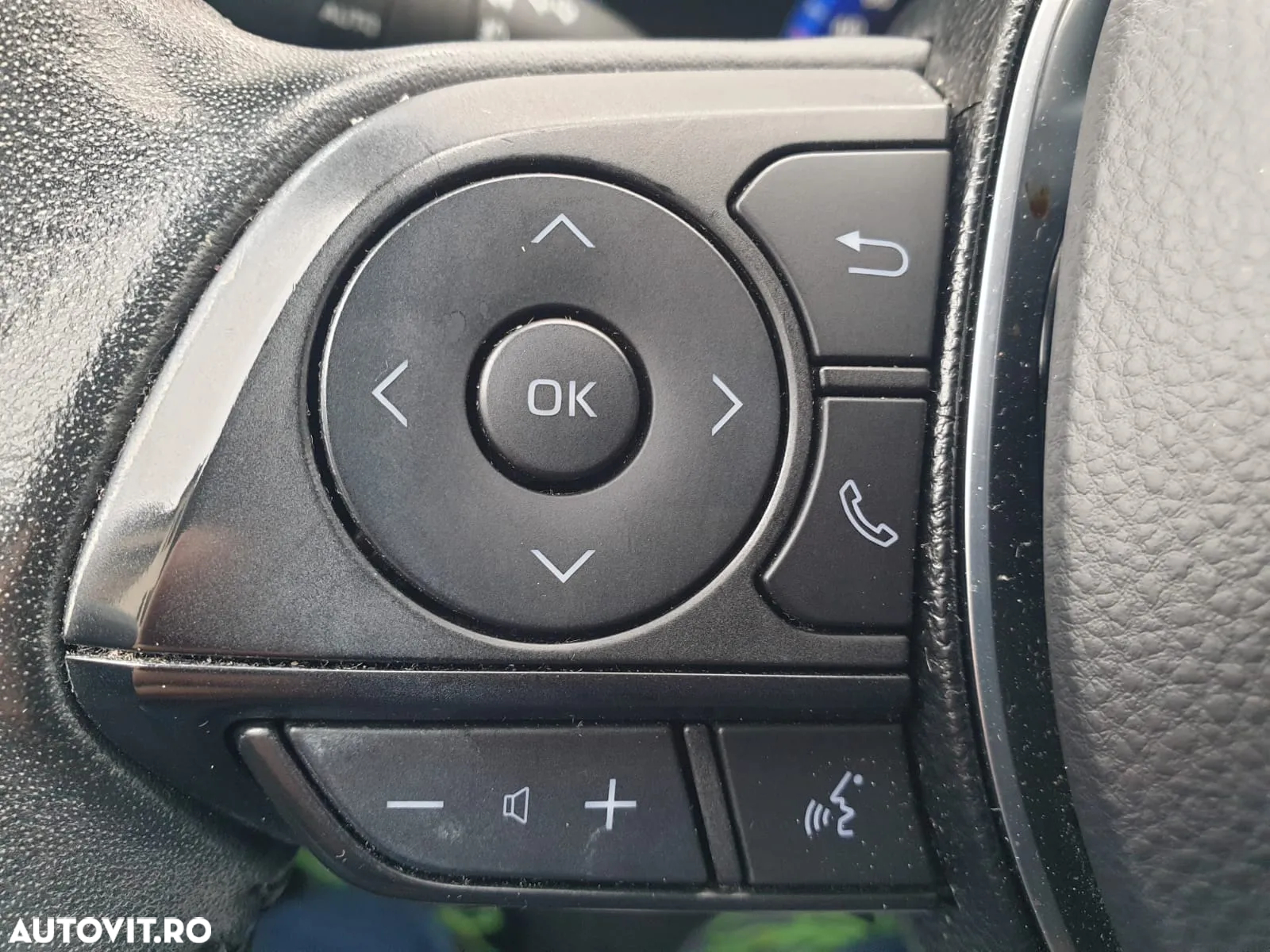 Toyota Corolla 1.8 HSD Dynamic - 32