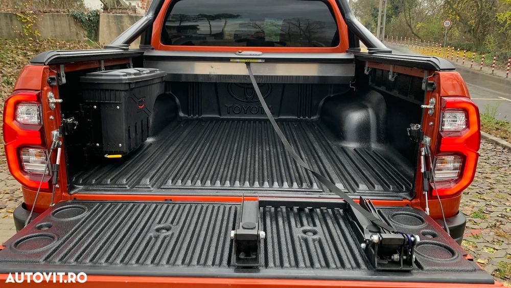 Toyota Hilux 2.8D 204CP 4x4 Double Cab AT Invincible Color Edition - 14
