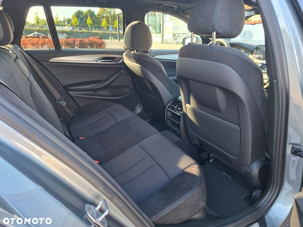 BMW Seria 5 520d M Sport Edition - 12