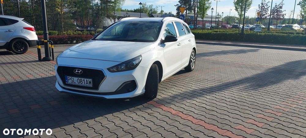 Hyundai i30 1.6 D Comfort DCT - 4