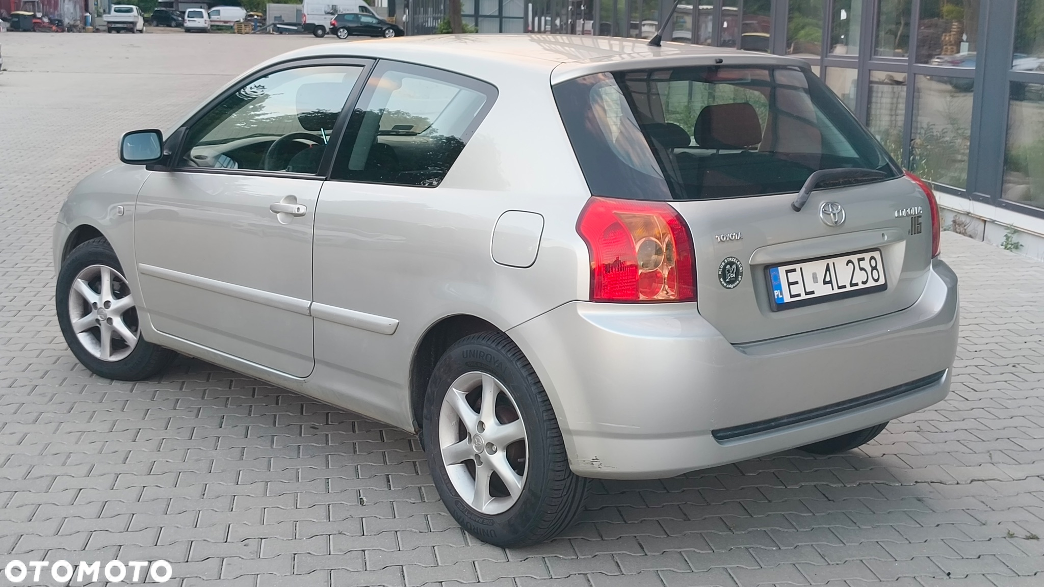 Toyota Corolla - 4