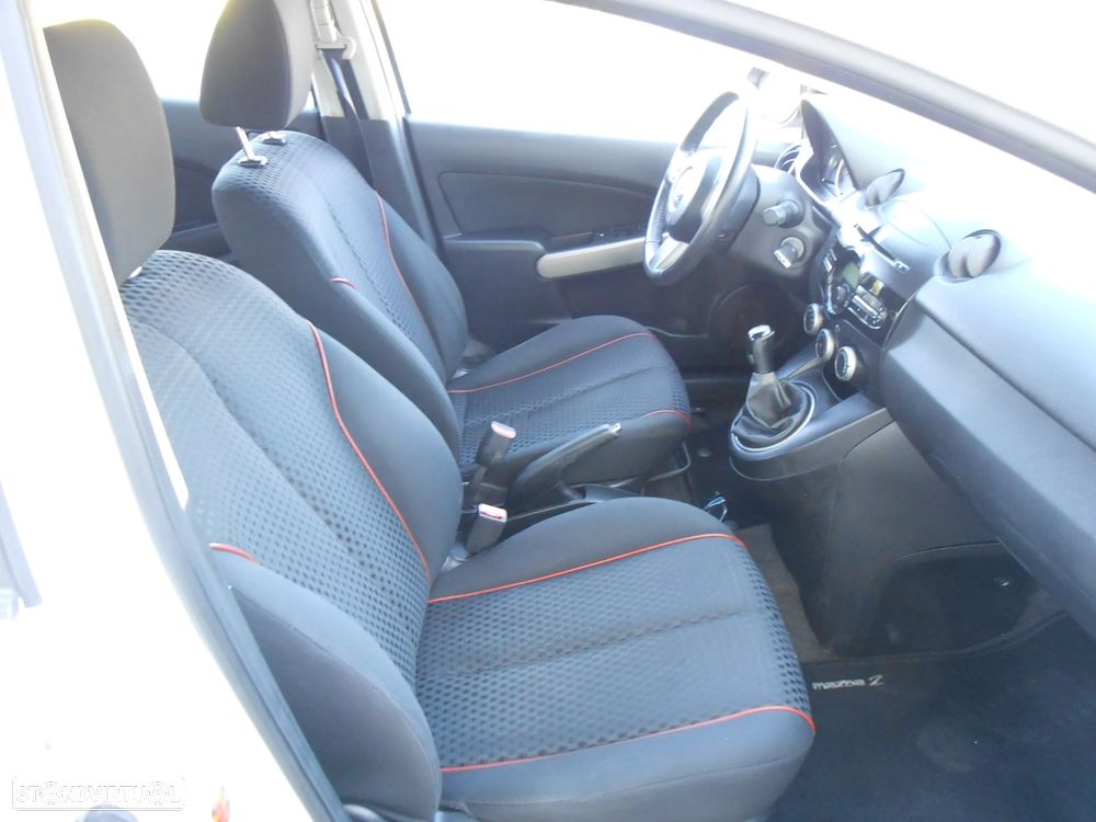 Mazda 2 1.3 MZR Sport - 25
