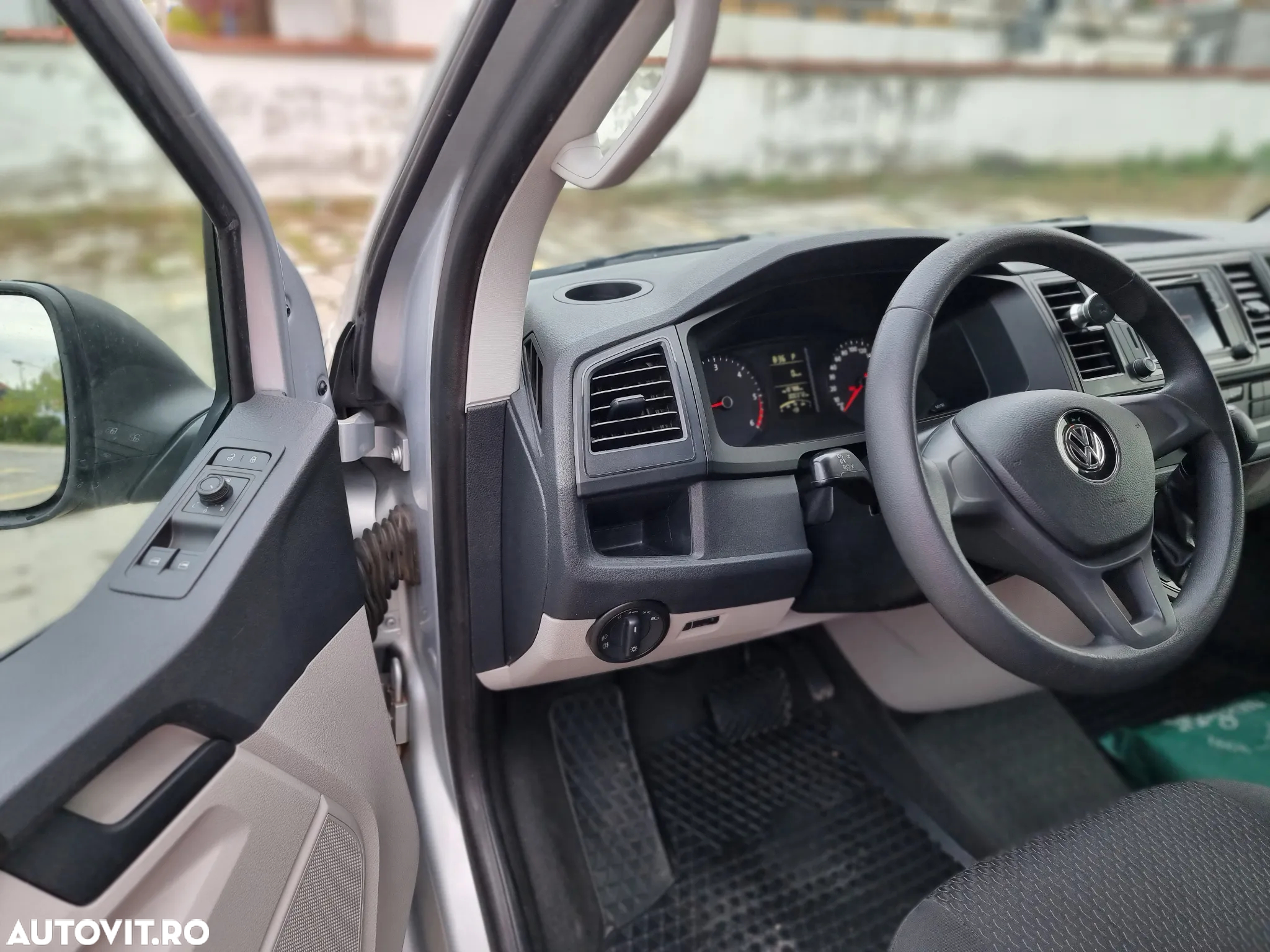 Volkswagen Caravelle T6 2.0 TDI KR Comfortline DSG - 6