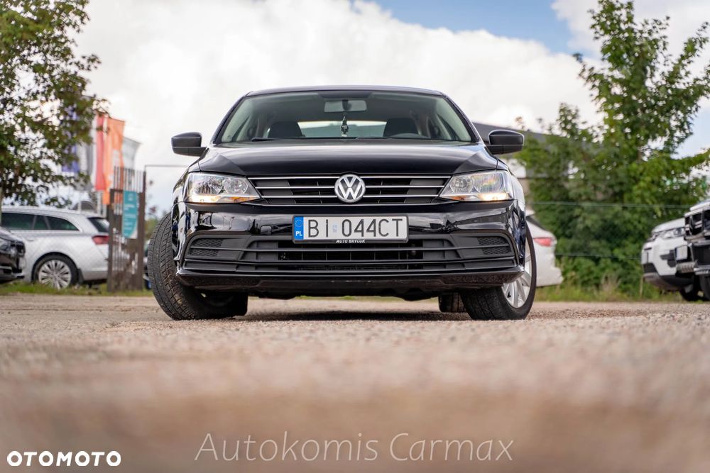 Volkswagen Jetta 2.0 Base - 3