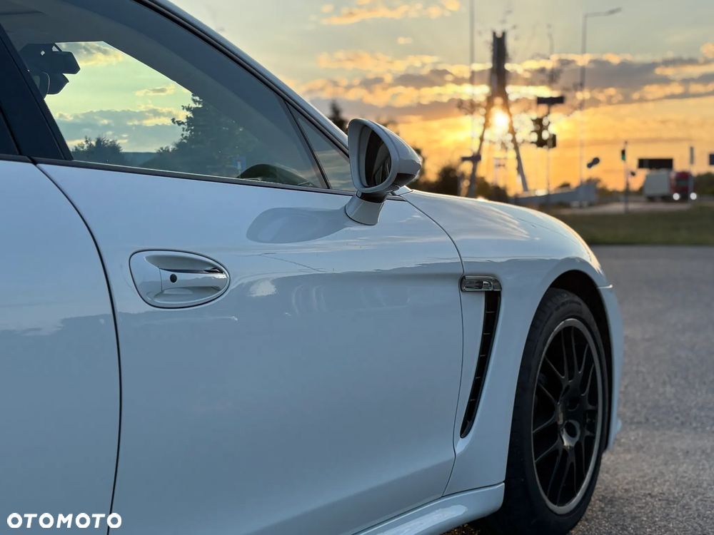 Porsche Panamera Turbo PDK - 8