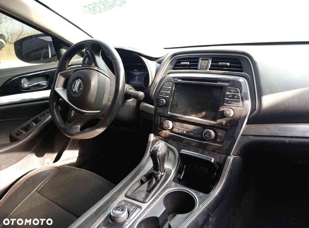 Nissan Maxima - 28