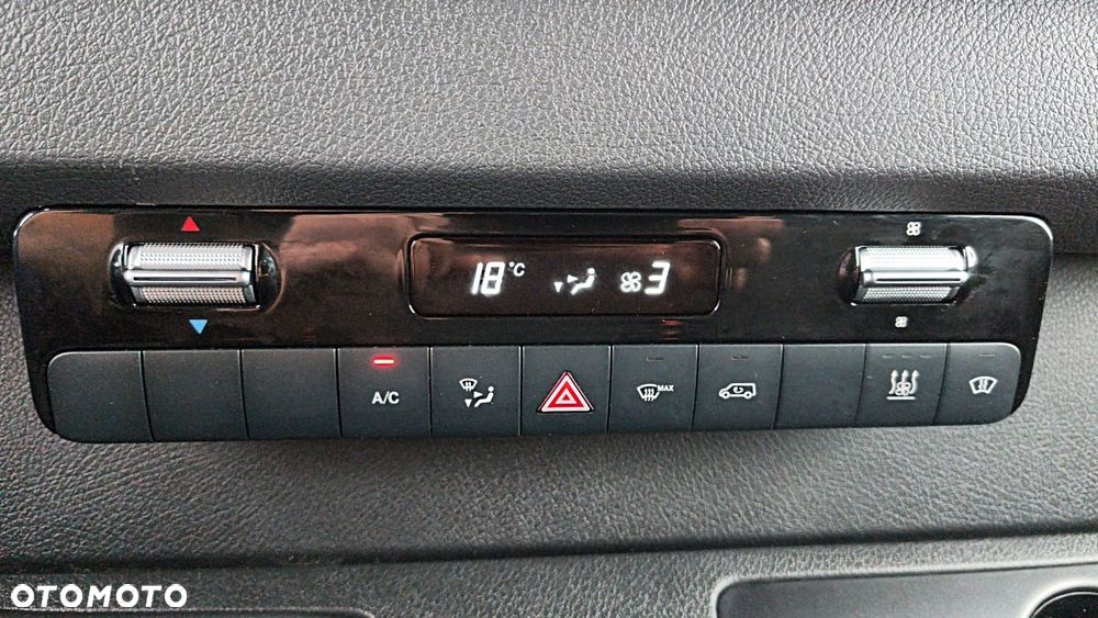 Mercedes-Benz Sprinter - 25
