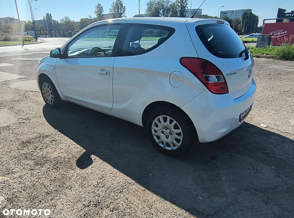 Hyundai I20 2011 photo 3
