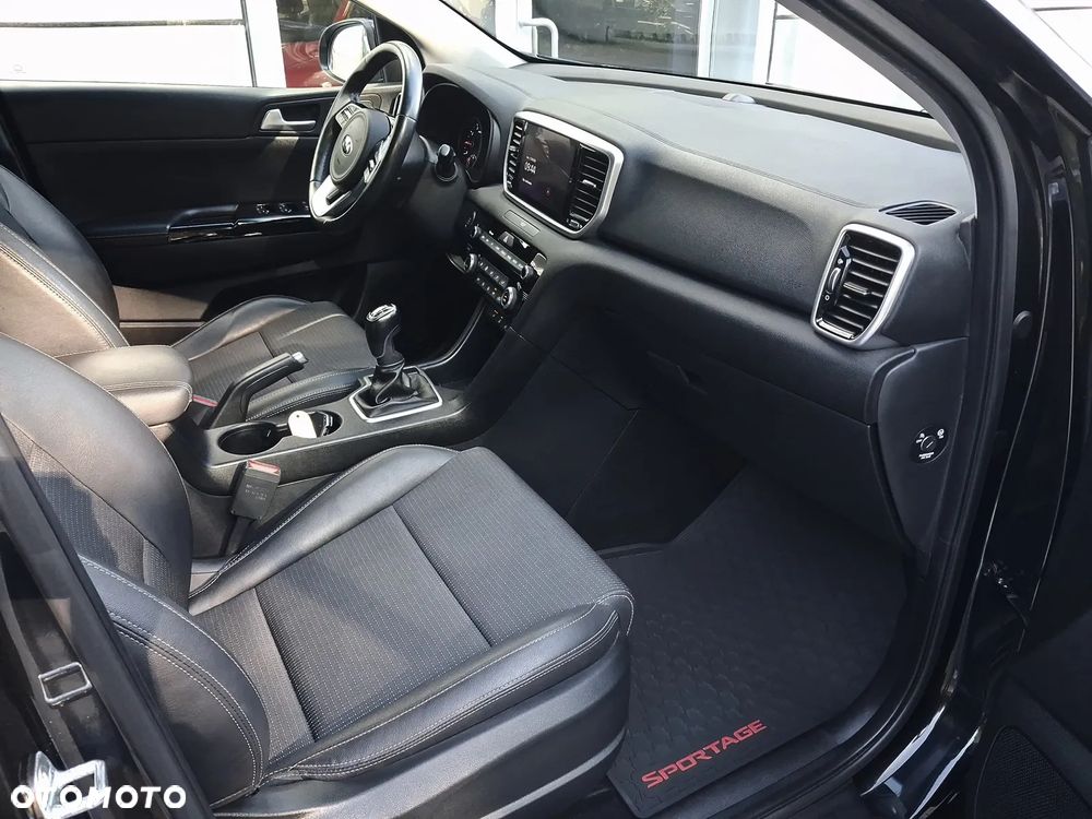 Kia Sportage 1.6 GDI Black Edition 2WD - 9