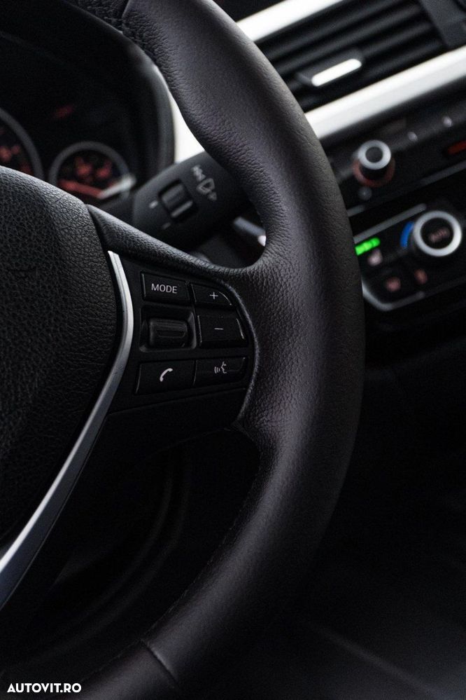 BMW Seria 3 318d Aut. Advantage - 37