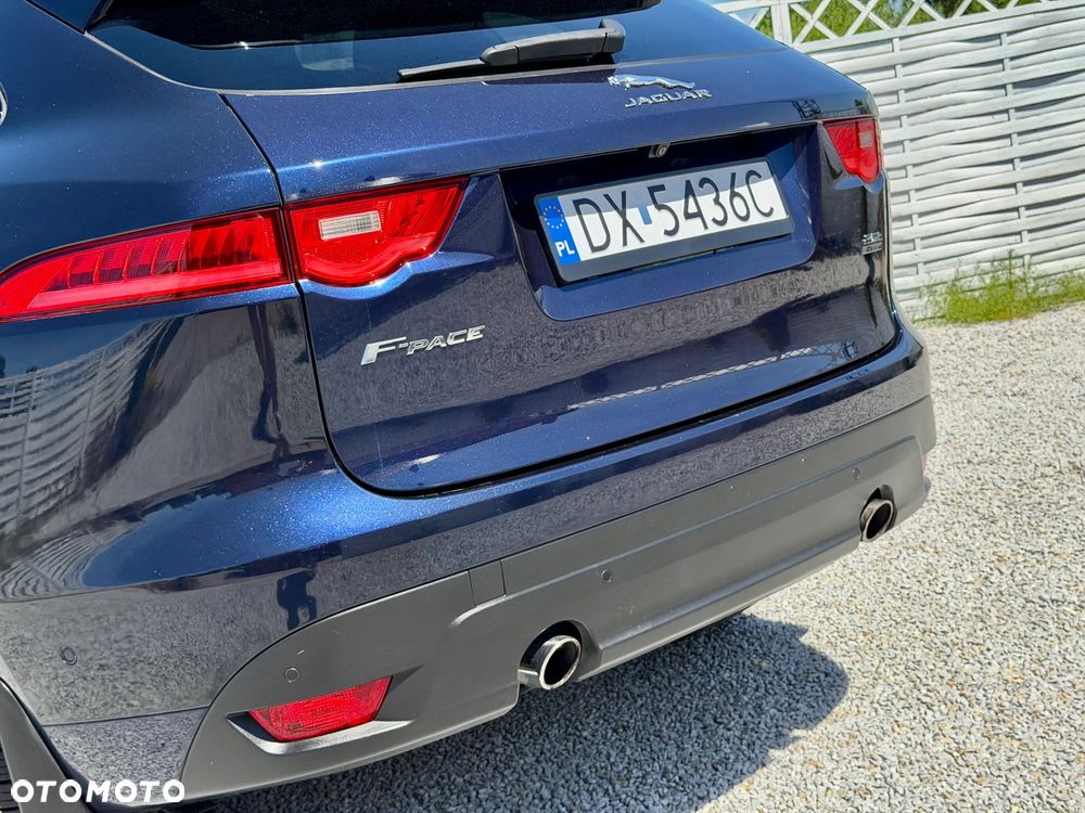 Jaguar F-Pace 25t AWD R-Sport - 27
