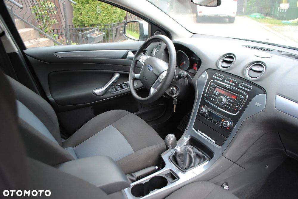 Ford Mondeo 2.0 TDCi Gold X - 16