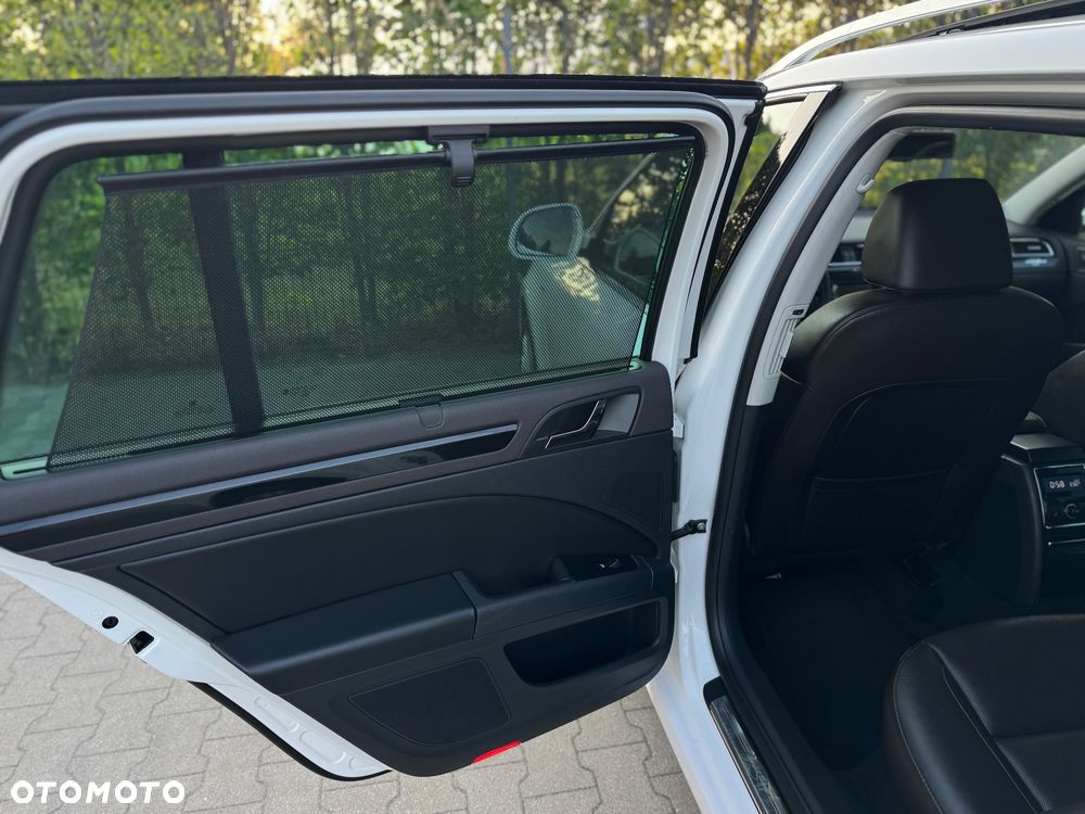 Skoda Superb 2.0 TDI DSG L&K - 33