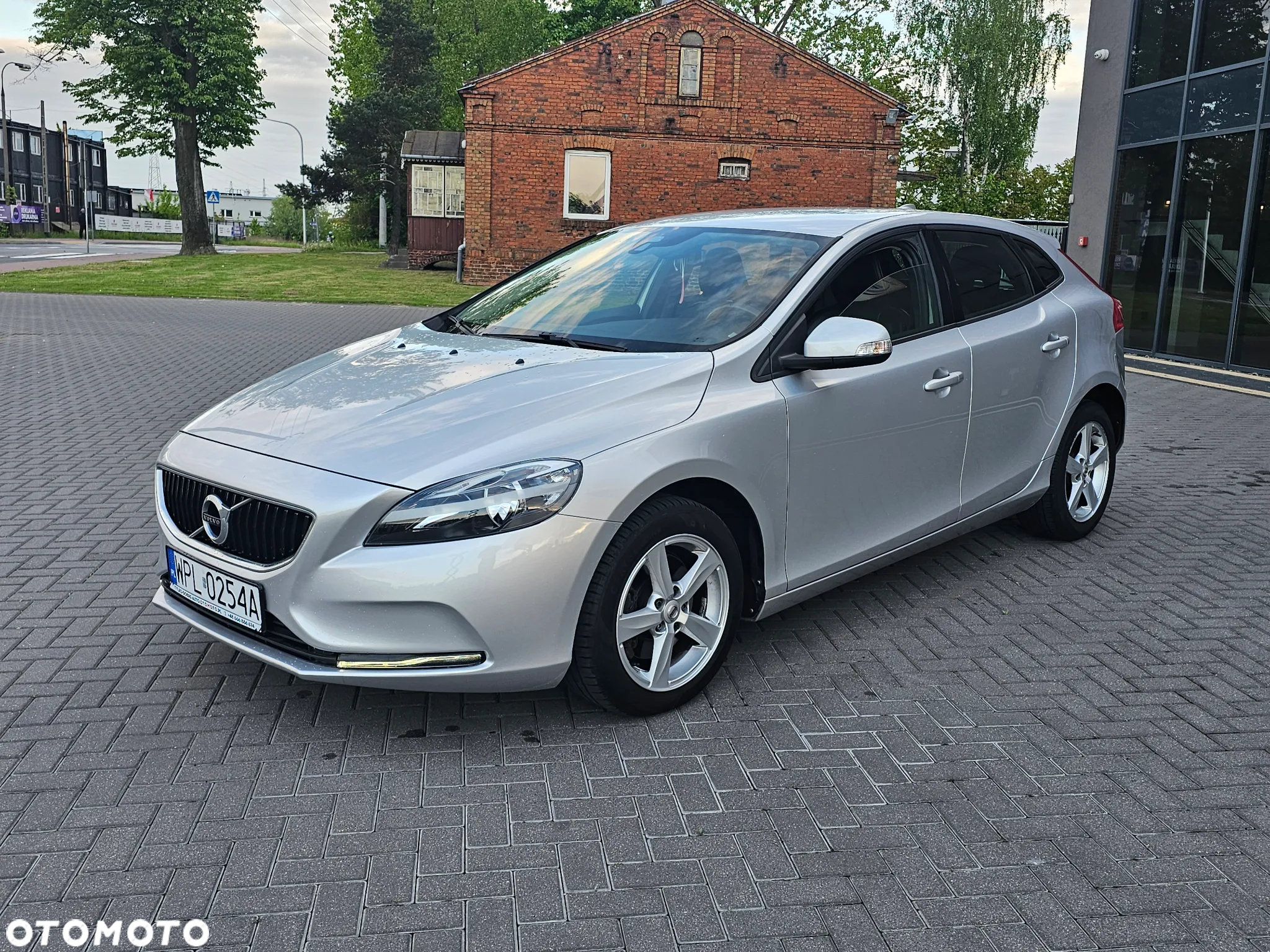 Volvo V40 T2 Summum - 4